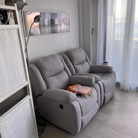 Théoule-sur-Mer French Riviera 1 Bedroom On The Beach Facing Cannes מראה חיצוני תמונה