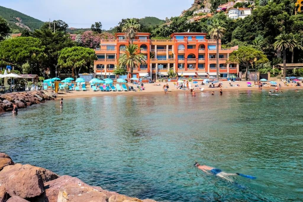 Théoule-sur-Mer French Riviera 1 Bedroom On The Beach Facing Cannes מראה חיצוני תמונה