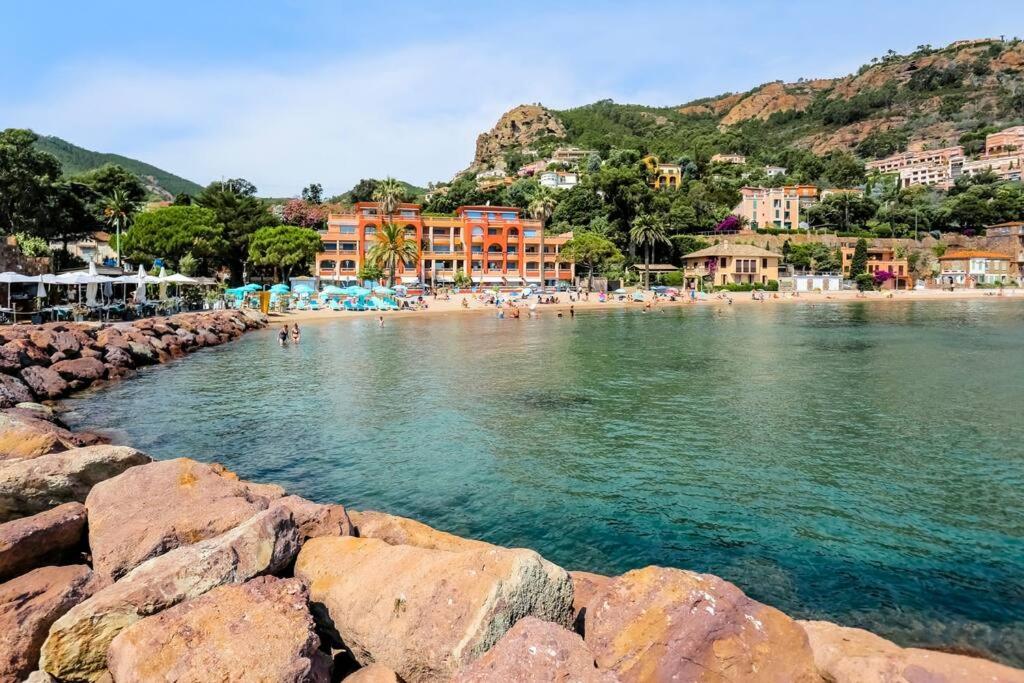 Théoule-sur-Mer French Riviera 1 Bedroom On The Beach Facing Cannes מראה חיצוני תמונה